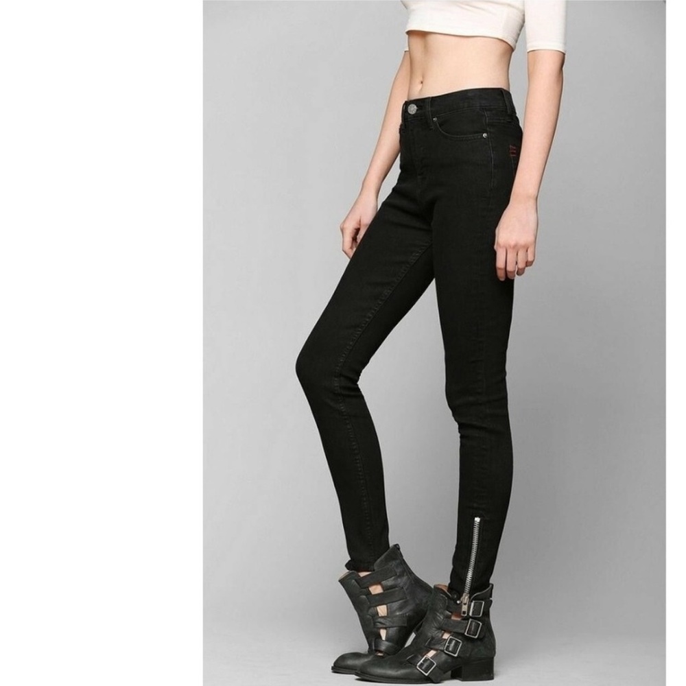BDG Urban Outfitters Women’s Black Moto Biker Jeans Size 29